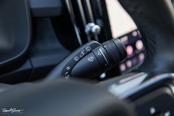 Volvo XC40 Single Motor Extended Range Ultimate 82 kWh | Panorama dak | Adaptieve cruise | Memory | Blis | Harman Kardon |