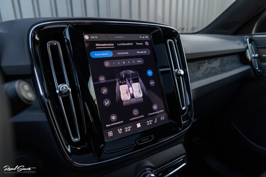 Volvo XC40 Single Motor Extended Range Ultimate 82 kWh | Panorama dak | Adaptieve cruise | Memory | Blis | Harman Kardon |
