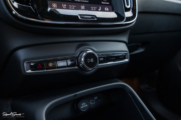 Volvo XC40 Single Motor Extended Range Ultimate 82 kWh | Panorama dak | Adaptieve cruise | Memory | Blis | Harman Kardon |
