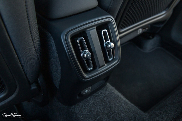 Volvo XC40 Single Motor Extended Range Ultimate 82 kWh | Panorama dak | Adaptieve cruise | Memory | Blis | Harman Kardon |