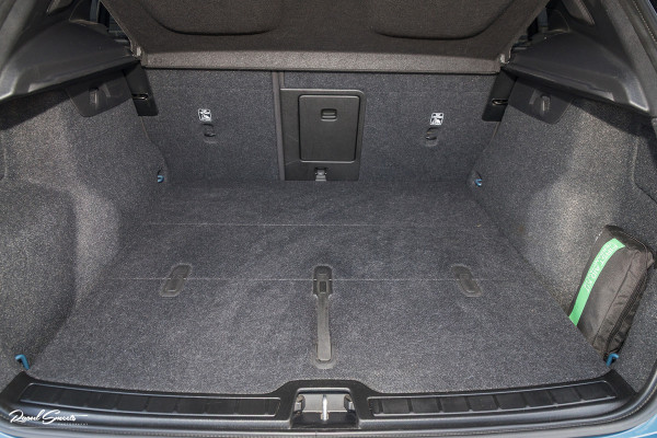 Volvo XC40 Single Motor Extended Range Ultimate 82 kWh | Panorama dak | Adaptieve cruise | Memory | Blis | Harman Kardon |