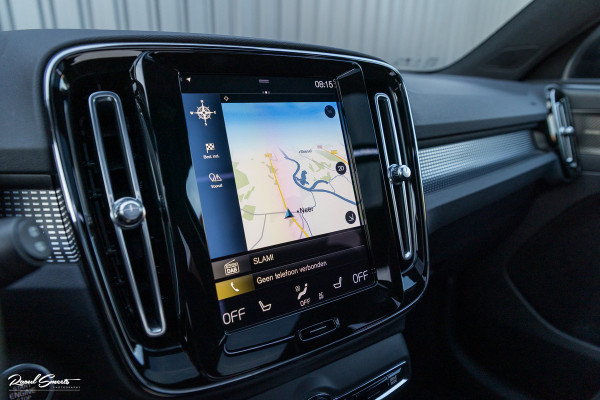 Volvo XC40 1.5 T5 Recharge R-Design | Panorama dak | Zwenkbare trekhaak | Adaptieve cruise | Blis | Harman Kardon |