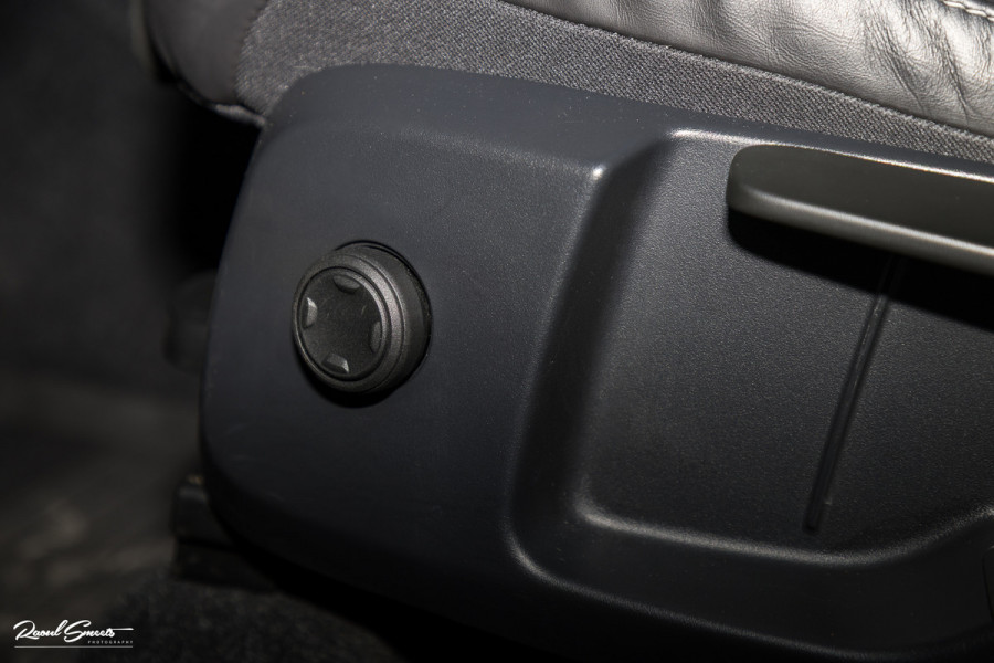Volvo XC40 1.5 T5 Recharge R-Design | Panorama dak | Zwenkbare trekhaak | Adaptieve cruise | Blis | Harman Kardon |