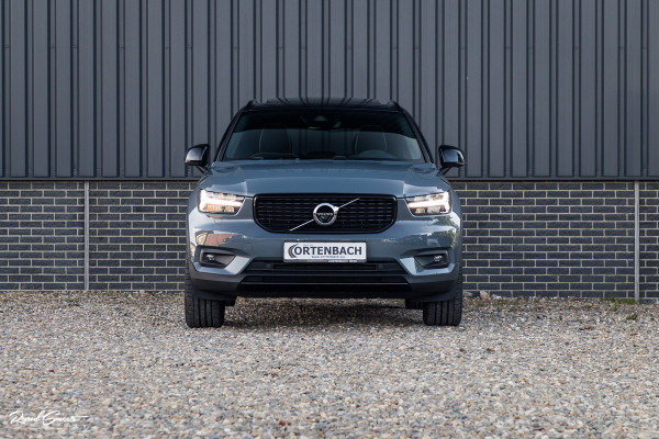 Volvo XC40 1.5 T5 Recharge R-Design | Panorama dak | Zwenkbare trekhaak | Adaptieve cruise | Blis | Harman Kardon |
