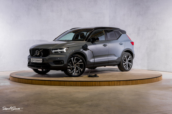 Volvo XC40 1.5 T5 Recharge R-Design | Panorama dak | Zwenkbare trekhaak | Adaptieve cruise | Blis | Harman Kardon |