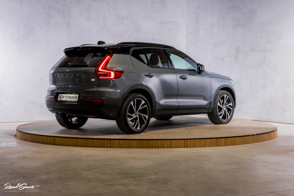 Volvo XC40 1.5 T5 Recharge R-Design | Panorama dak | Zwenkbare trekhaak | Adaptieve cruise | Blis | Harman Kardon |