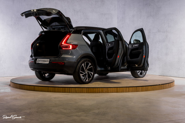 Volvo XC40 1.5 T5 Recharge R-Design | Panorama dak | Zwenkbare trekhaak | Adaptieve cruise | Blis | Harman Kardon |