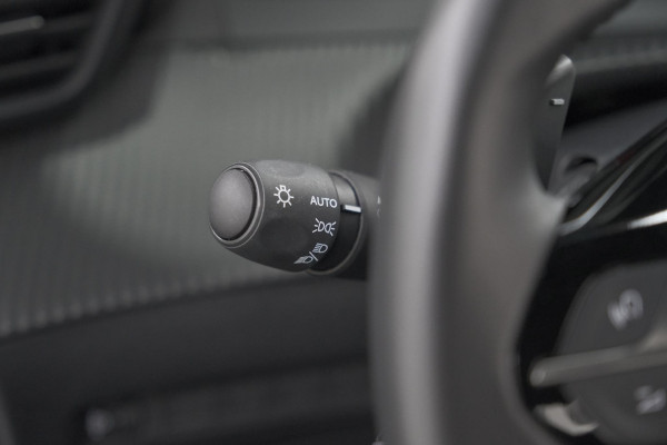 Peugeot 2008 1.2 Hybrid 136 Style | Apple Carplay | Parkeersensoren | Climate control
