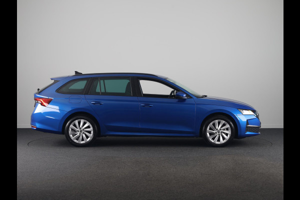 Škoda Octavia Combi FL First Edition 1.5 TSI m-HEV 85 kW / 115 pk Combi 7 versn. DSG | Advance pakket | Achteruitrij camera | All weather banden |