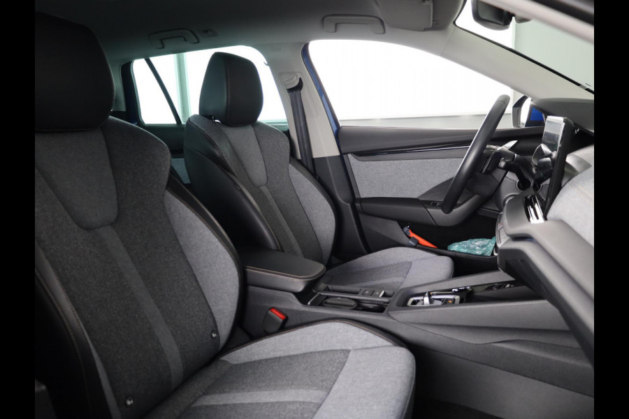 Škoda Octavia Combi FL First Edition 1.5 TSI m-HEV 85 kW / 115 pk Combi 7 versn. DSG | Advance pakket | Achteruitrij camera | All weather banden |