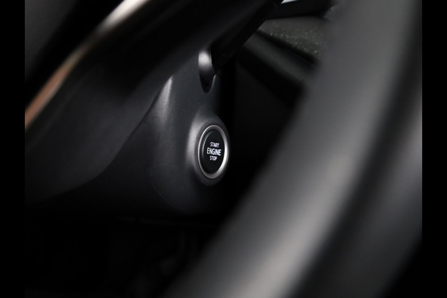 Škoda Octavia Combi FL First Edition 1.5 TSI m-HEV 85 kW / 115 pk Combi 7 versn. DSG | Advance pakket | Achteruitrij camera | All weather banden |