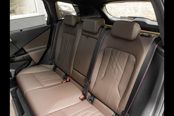 BMW X3 30e xDrive - M-Sport Pro - Full-Option - Driving Ass Prof