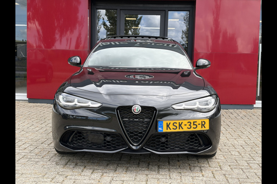 Alfa Romeo Giulia 2.0 T GME AWD Veloce | Panoramadak | 19" Velgen | Camera