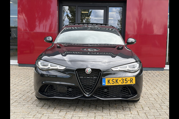 Alfa Romeo Giulia 2.0 T GME AWD Veloce | Panoramadak | 19" Velgen | Camera