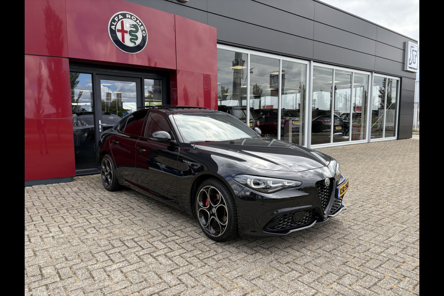 Alfa Romeo Giulia 2.0 T GME AWD Veloce | Panoramadak | 19" Velgen | Camera