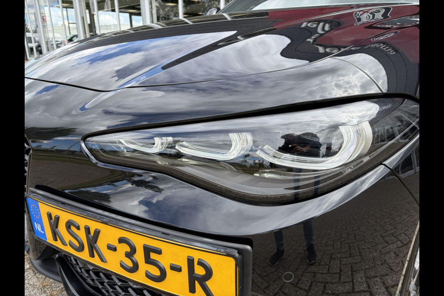 Alfa Romeo Giulia 2.0 T GME AWD Veloce | Panoramadak | 19" Velgen | Camera