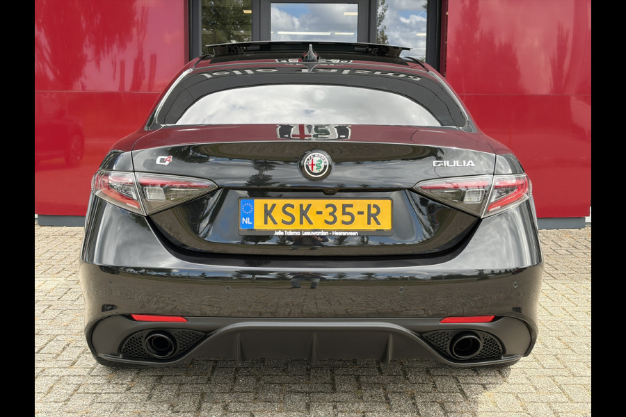 Alfa Romeo Giulia 2.0 T GME AWD Veloce | Panoramadak | 19" Velgen | Camera