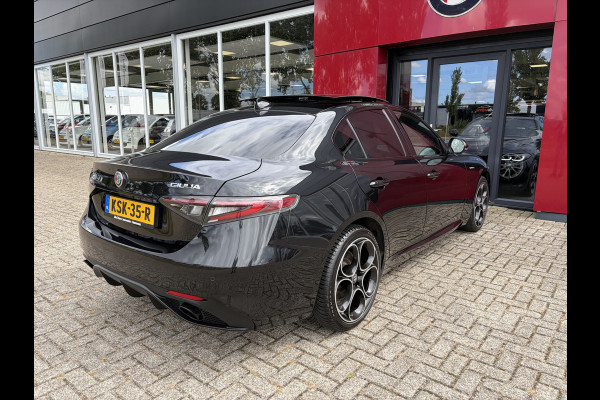 Alfa Romeo Giulia 2.0 T GME AWD Veloce | Panoramadak | 19" Velgen | Camera