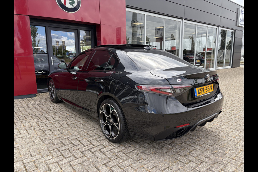Alfa Romeo Giulia 2.0 T GME AWD Veloce | Panoramadak | 19" Velgen | Camera