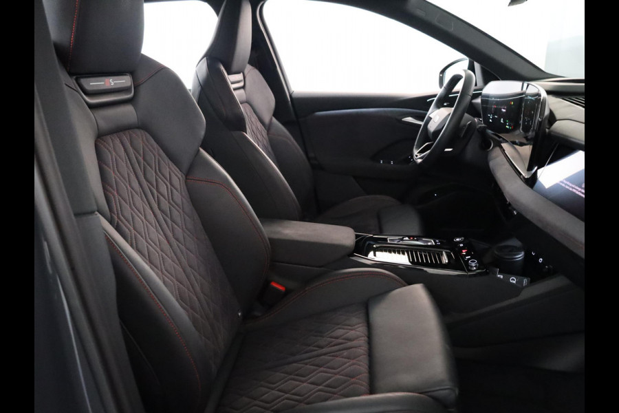 Audi Q6 e-tron S edition quattro 100 kWh 385pk | Panoramadak |  Luchtvering | B&O Audio | Elektisch verstelbare voorstoelen | Geheugen bestuurderstoel | Head up Display