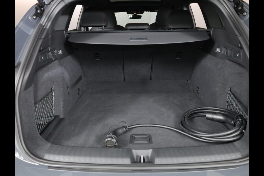 Audi Q6 e-tron S edition quattro 100 kWh 385pk | Panoramadak |  Luchtvering | B&O Audio | Elektisch verstelbare voorstoelen | Geheugen bestuurderstoel | Head up Display