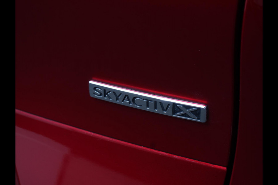 Mazda CX-30 2.0 e-SkyActiv-X 180pk M Hybrid Comfort Navigatie Climate Control Trekhaak Cruise Control Adaptive Lichtmetalen velgen Camera Parkeer sensoren Led Dab