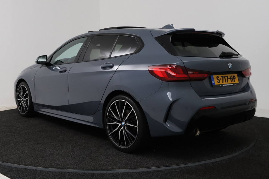 BMW 1-serie 118i Introduction Edition M Sport (PANO, M-PAKKET, CAMERA, STUURVERWARMING, SFEERVERLICHTI