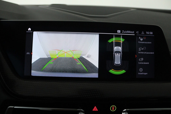 BMW 1-serie 118i Introduction Edition M Sport (PANO, M-PAKKET, CAMERA, STUURVERWARMING, SFEERVERLICHTI