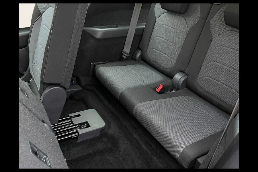 Škoda Kodiaq 1.5 TSI Ambition 7persoons 150pk | Trekhaak | Cruise control Electronic climate control | Lichtmetalen velgen 17 | Parkeersensoren achter