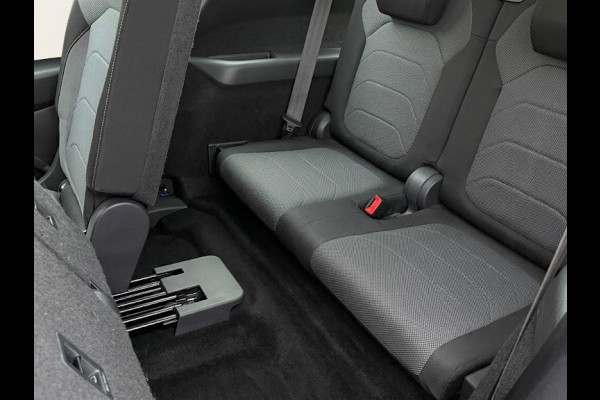 Škoda Kodiaq 1.5 TSI Ambition 7persoons 150pk | Trekhaak | Cruise control Electronic climate control | Lichtmetalen velgen 17 | Parkeersensoren achter