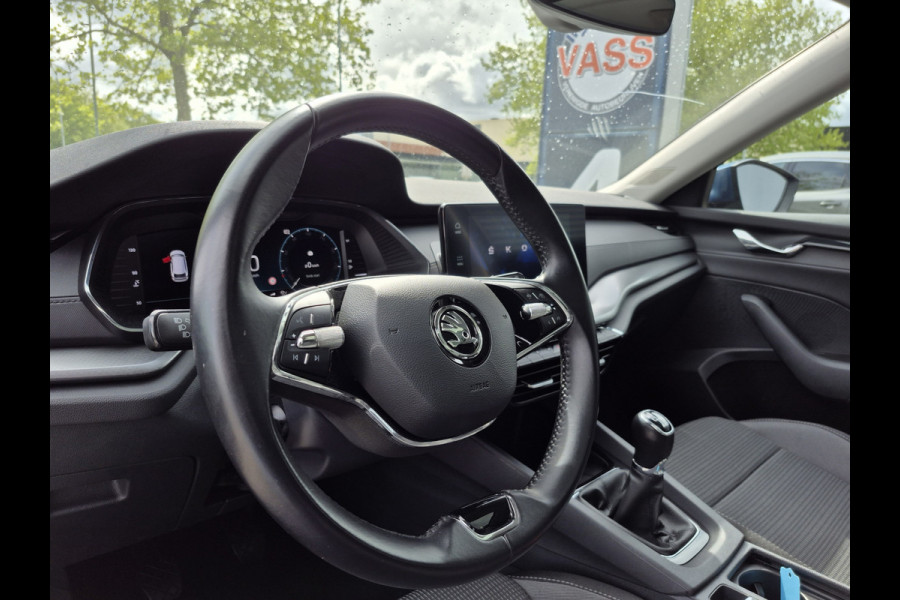 Škoda Octavia Combi BWJ 2021 | 1.0TSI 111PK Business Edition | PANO SCHUIFDAK | VIRTUAL COCKPIT | CARPLAY | CLIMA | NAVI | PDC 2X |