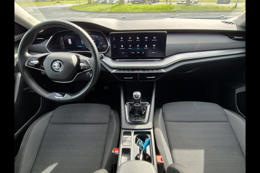 Škoda Octavia Combi BWJ 2021 | 1.0TSI 111PK Business Edition | PANO SCHUIFDAK | VIRTUAL COCKPIT | CARPLAY | CLIMA | NAVI | PDC 2X |