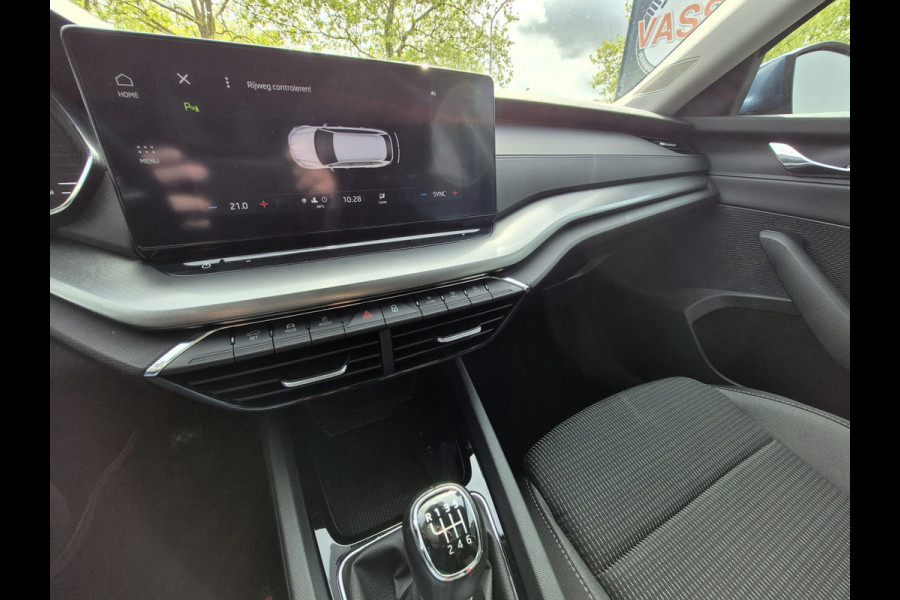 Škoda Octavia Combi BWJ 2021 | 1.0TSI 111PK Business Edition | PANO SCHUIFDAK | VIRTUAL COCKPIT | CARPLAY | CLIMA | NAVI | PDC 2X |