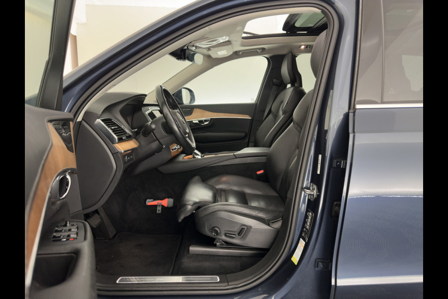 Volvo XC90 2.0 T8 Recharge AWD Inscription ExclusiveV [7-Pers.] (Plug-in) Aut. *PANO | HEAD-UP | LEATHER | FULL-LED | BOWERS&WILKINS | MEMORY-PACK | HEATED-SPORTSEATS | BLIND-SPOT | DIGI-COCKPIT | NAVI-FULLMAP | PRIVACY-GLASS | CAMERA | ECC | PDC | 20''ALU | TOWBAR