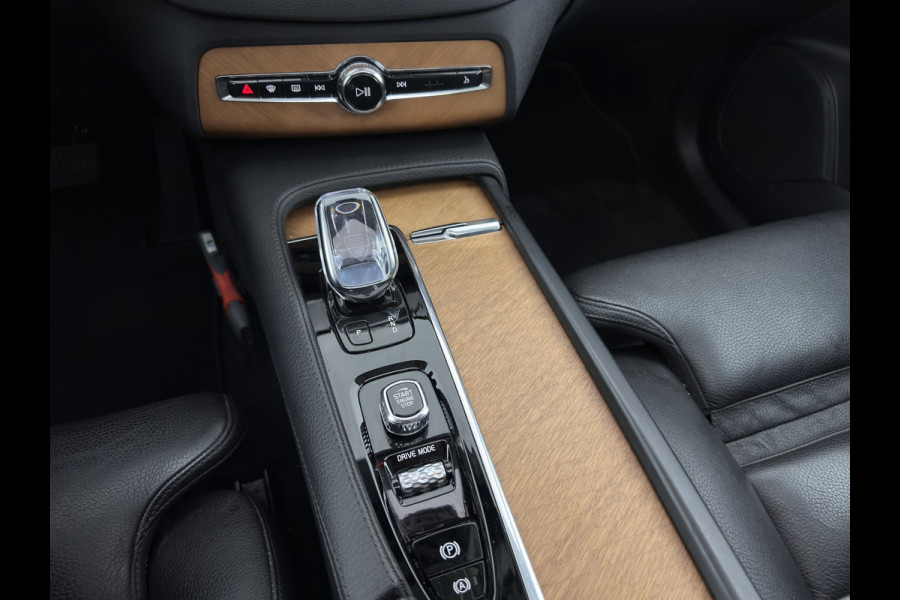 Volvo XC90 2.0 T8 Recharge AWD Inscription ExclusiveV [7-Pers.] (Plug-in) Aut. *PANO | HEAD-UP | LEATHER | FULL-LED | BOWERS&WILKINS | MEMORY-PACK | HEATED-SPORTSEATS | BLIND-SPOT | DIGI-COCKPIT | NAVI-FULLMAP | PRIVACY-GLASS | CAMERA | ECC | PDC | 20''ALU | TOWBAR