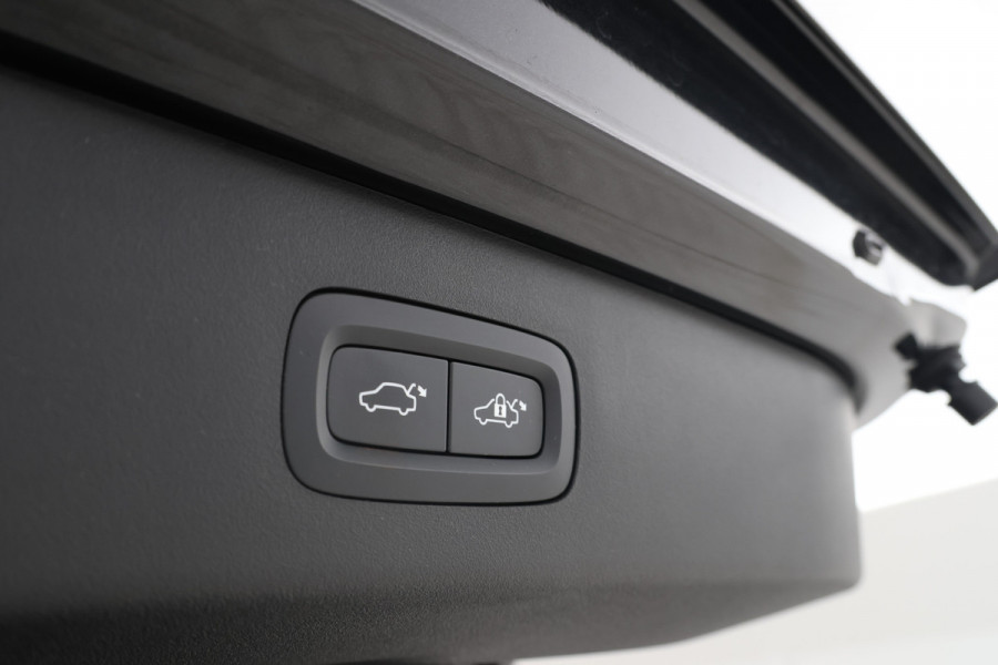 Lynk & Co 01 1.5 Full black, Panorama, Apple carplay!