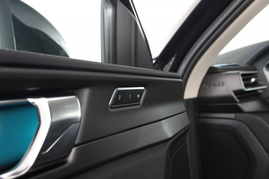 Lynk & Co 01 1.5 Full black, Panorama, Apple carplay!
