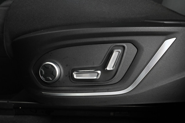 Lynk & Co 01 1.5 Full black, Panorama, Apple carplay!