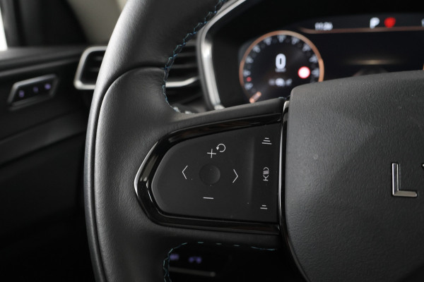 Lynk & Co 01 1.5 Full black, Panorama, Apple carplay!