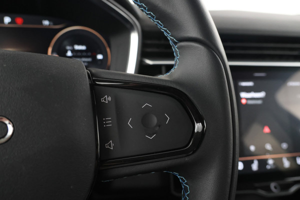 Lynk & Co 01 1.5 Full black, Panorama, Apple carplay!