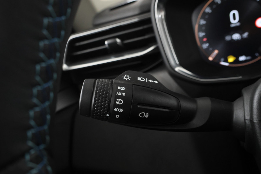Lynk & Co 01 1.5 Full black, Panorama, Apple carplay!