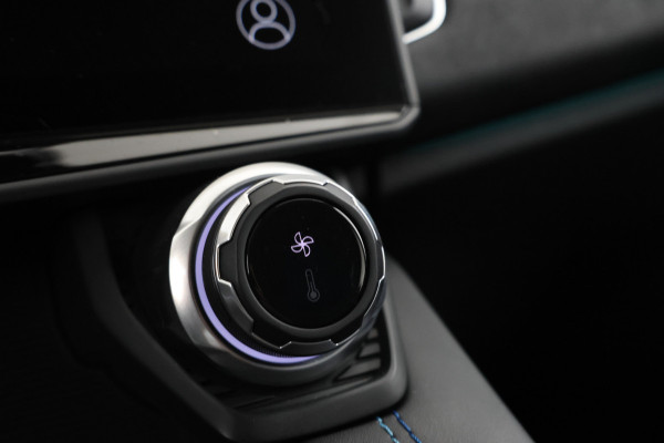 Lynk & Co 01 1.5 Full black, Panorama, Apple carplay!