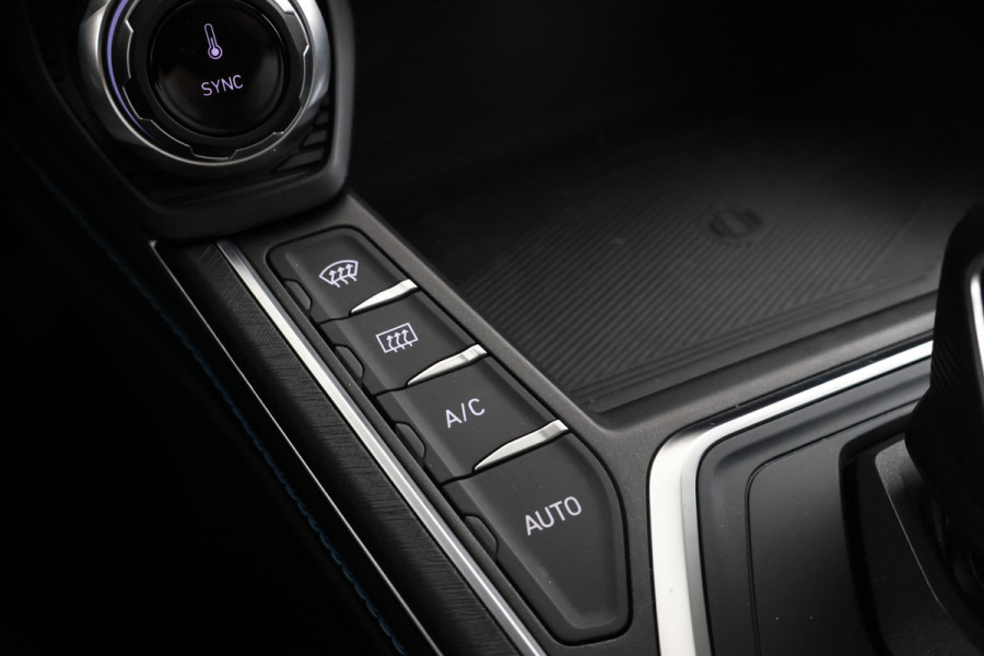 Lynk & Co 01 1.5 Full black, Panorama, Apple carplay!
