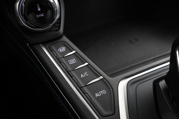 Lynk & Co 01 1.5 Full black, Panorama, Apple carplay!