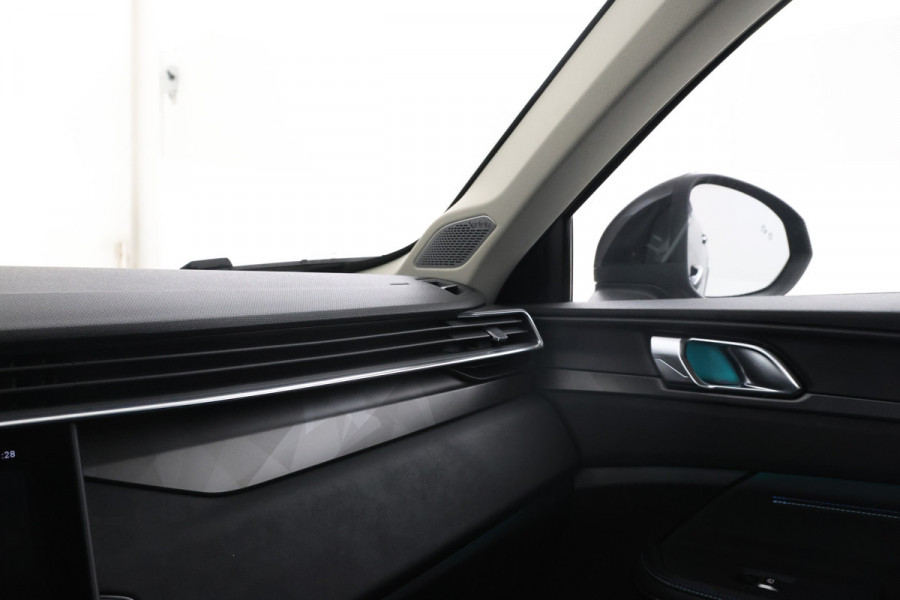 Lynk & Co 01 1.5 Full black, Panorama, Apple carplay!