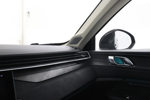 Lynk & Co 01 1.5 Full black, Panorama, Apple carplay!