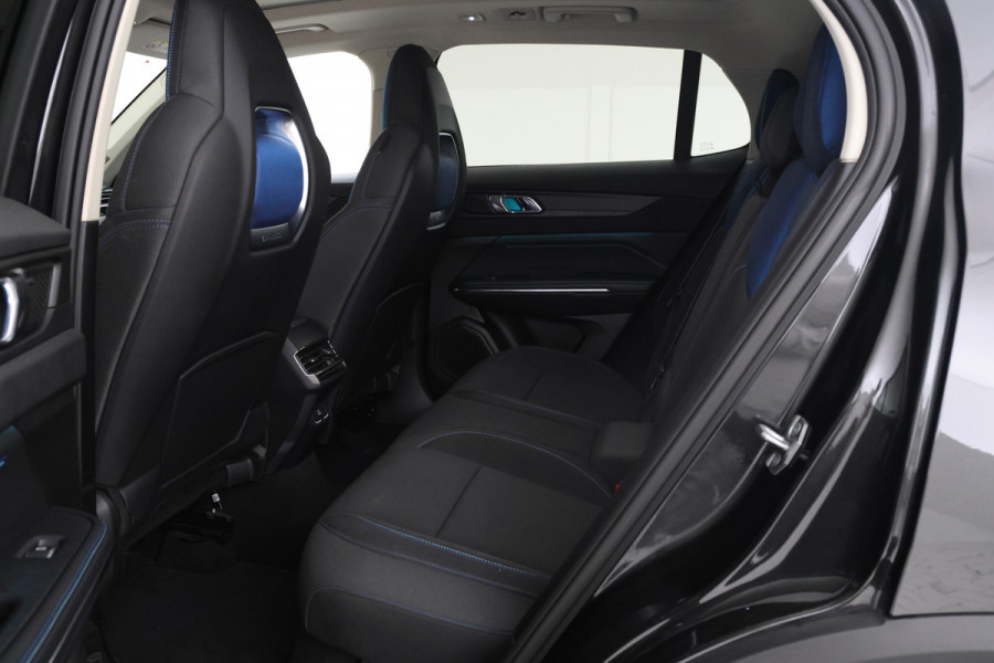 Lynk & Co 01 1.5 Full black, Panorama, Apple carplay!