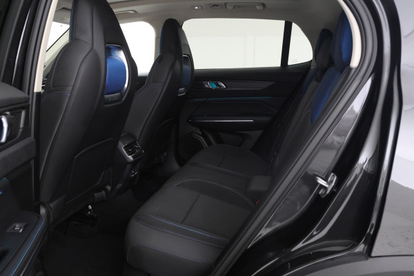 Lynk & Co 01 1.5 Full black, Panorama, Apple carplay!