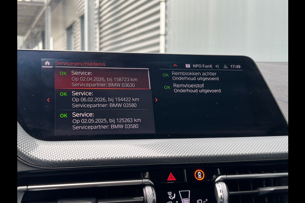 BMW 1-serie BWJ 2021 | 118i 136PK High Ex. AUTOMAAT | LEER | M-PAKKET | CLIMA | NAVI | SPORTSTOELEN | 18'' LMV | STOELVERW | CARPLAY |
