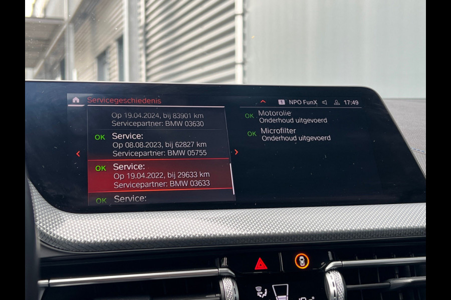 BMW 1-serie BWJ 2021 | 118i 136PK High Ex. AUTOMAAT | LEER | M-PAKKET | CLIMA | NAVI | SPORTSTOELEN | 18'' LMV | STOELVERW | CARPLAY |